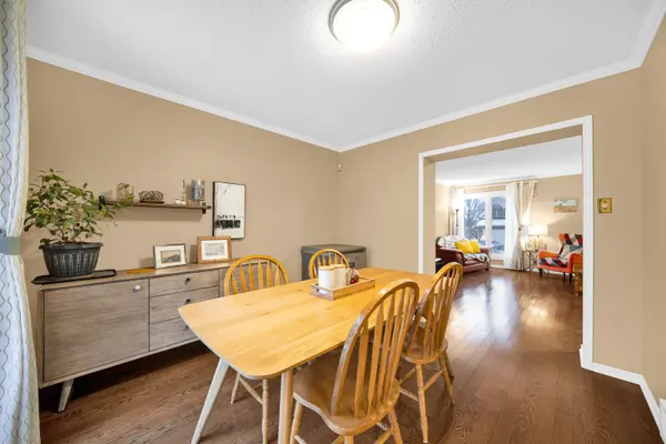 4 Huntersfield DR, Hunt Club - South Keys And Area, ON K1T 3E4