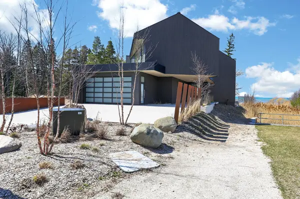 120 Sebastian ST, Blue Mountains, ON N0H 1J0