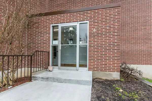 4 Avalon PL #308, Kitchener, ON N2M 4N9