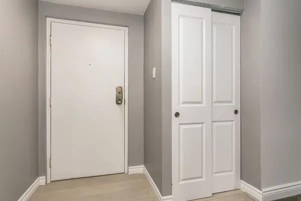 4 Avalon PL #308, Kitchener, ON N2M 4N9