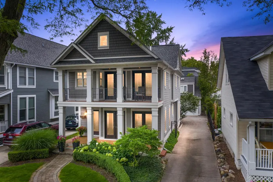 1389 BIRD AVE, Birmingham, MI 48009