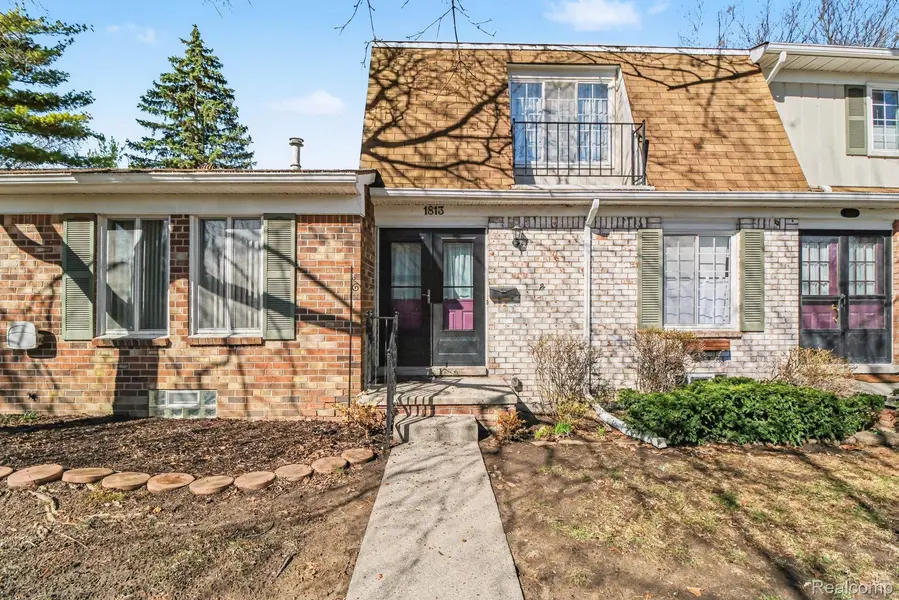 1813 Wickham ST, Royal Oak Charter Township, MI 48073