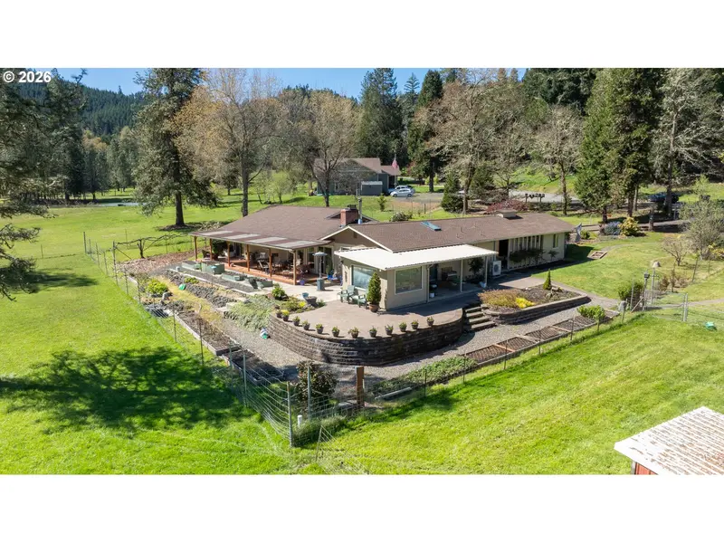1868 LARSON RD, Roseburg, OR 97471