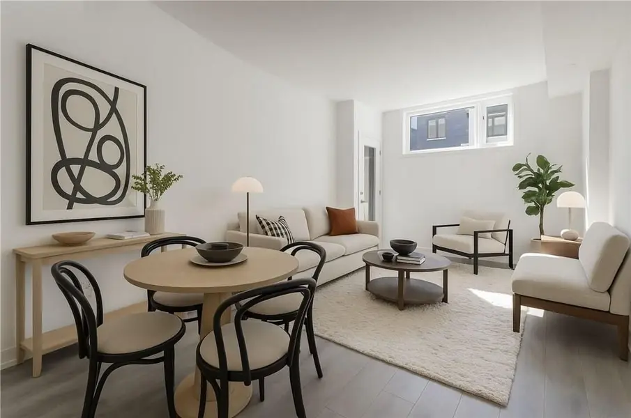 1135 Cooke BLVD #105, Burlington, ON L7T 0C3