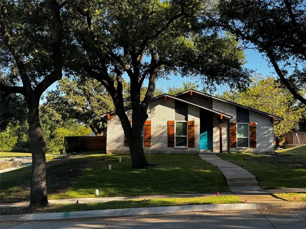 2922 Ashglen Drive, Garland, TX 75043