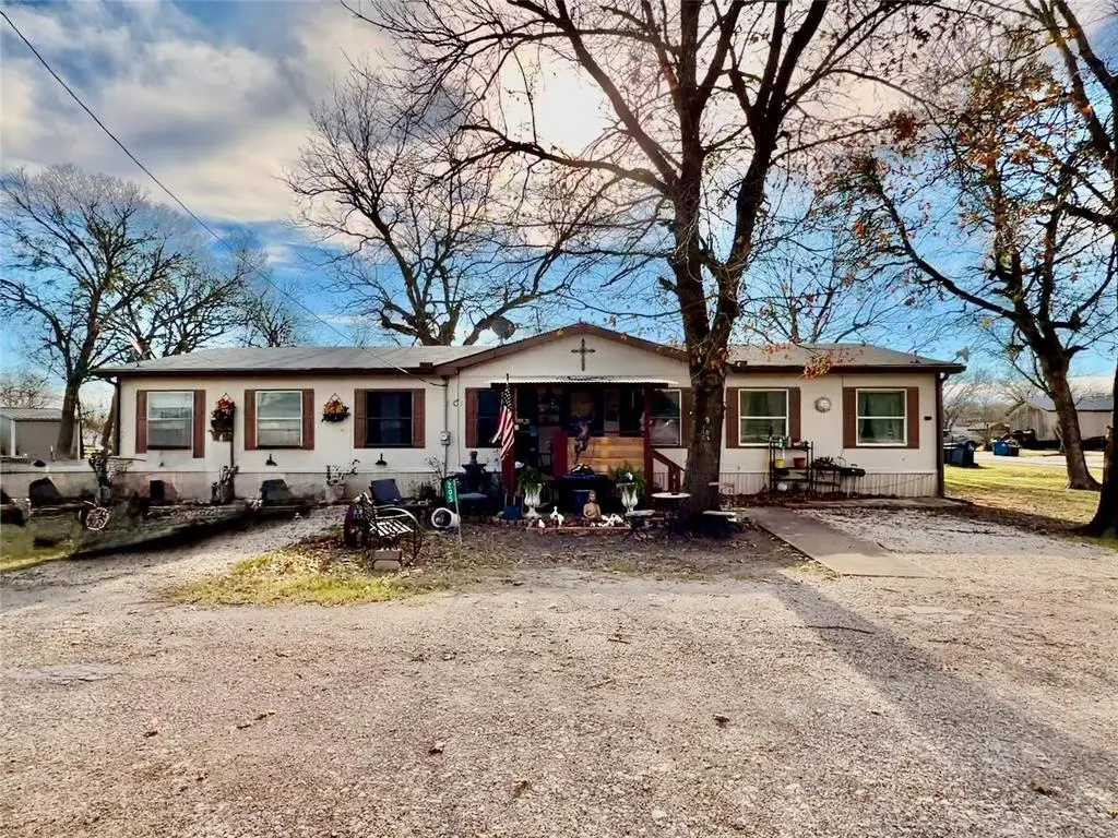 205 Hamilton Street, Bynum, TX 76631