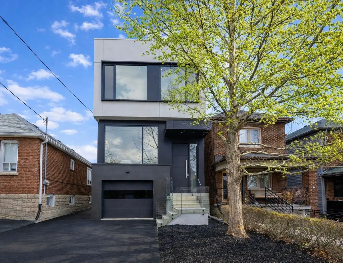 315 Arlington AVE, Toronto C03, ON M6C 2Z8
