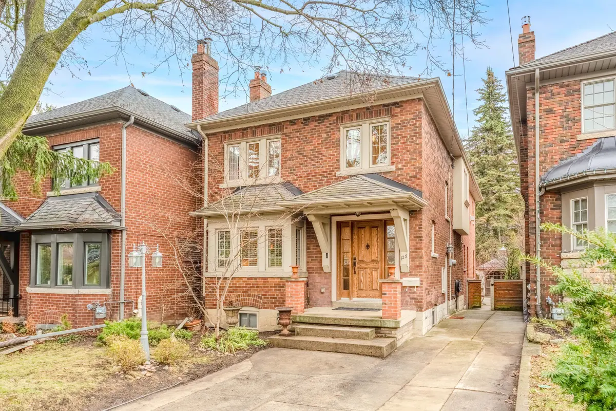 125 Glendonwynne RD, Toronto W02, ON M6P 3E7