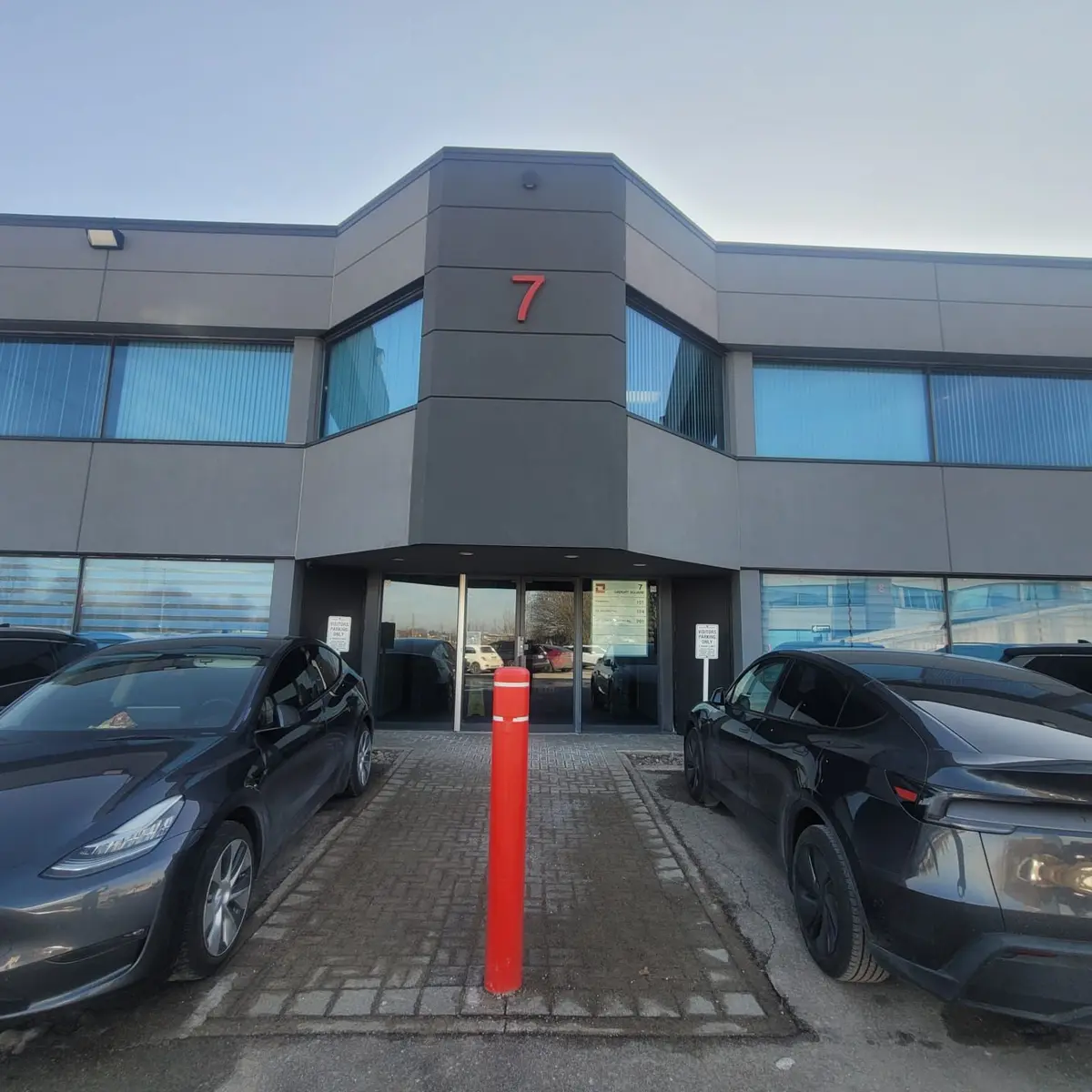 2600 Skymark AVE #7-104, Mississauga, ON L4W 5B2