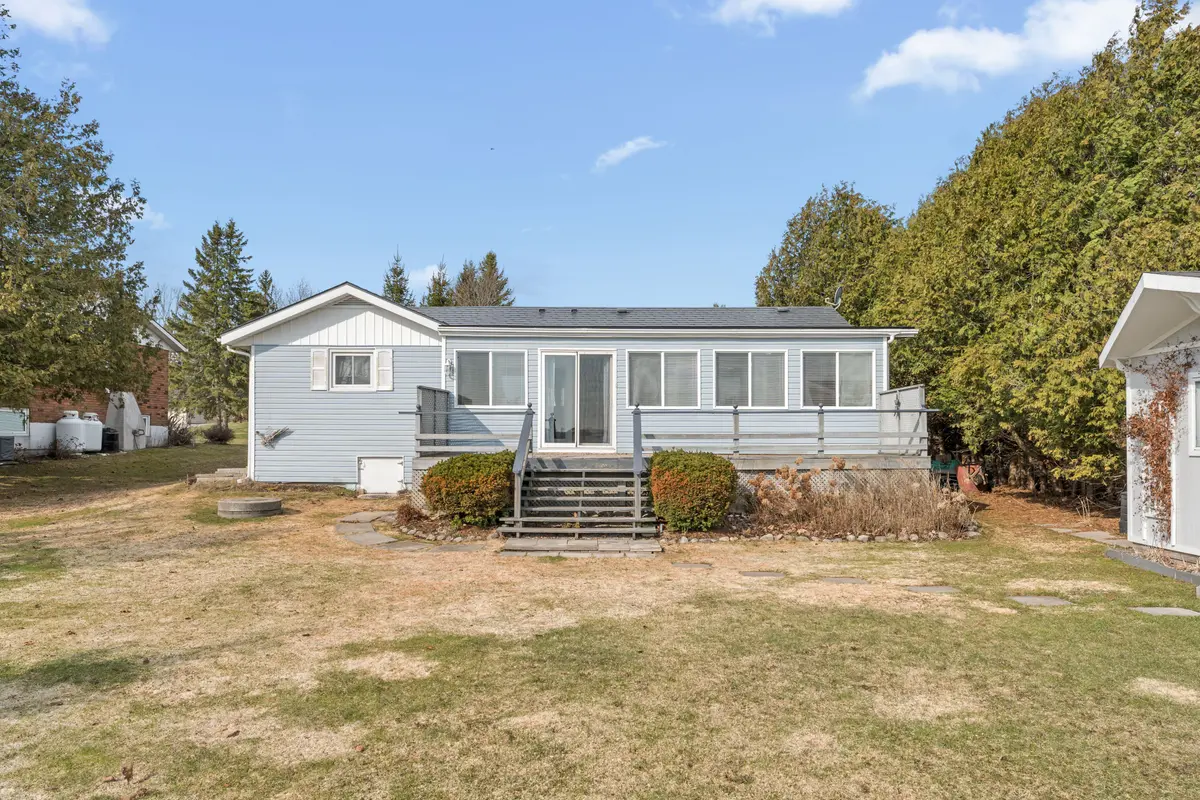 11 Lakeview CRES, Kawartha Lakes, ON K0M 1A0