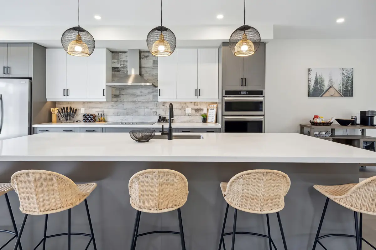 125 STONELEIGH DR, Blue Mountains, ON L9Y 4X5