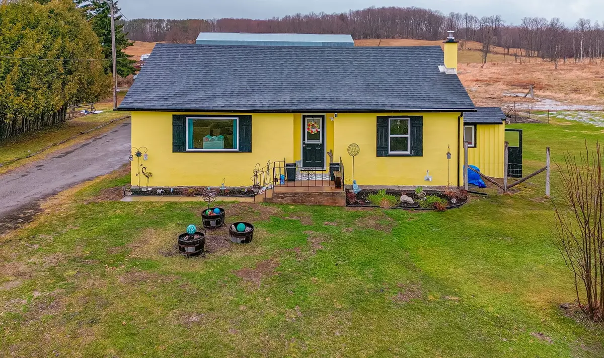 1095 Slab ST, Centre Hastings, ON K0K 2K0