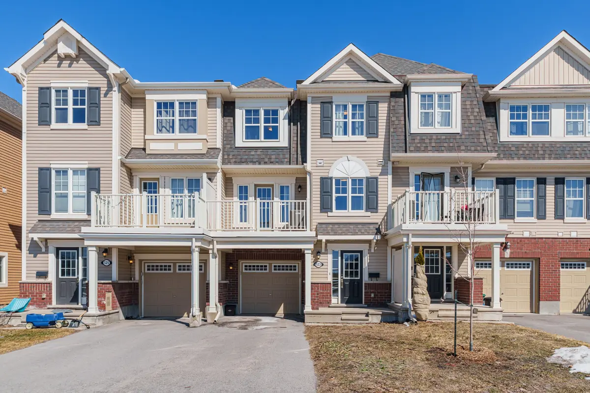523 Ensatina CRES, Barrhaven, ON K2J 6H4