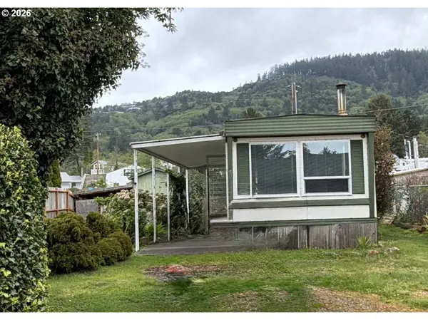 16345 GROOTENDORST LN #2, Brookings, OR 97415