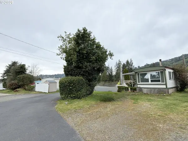 16345 GROOTENDORST LN #2, Brookings, OR 97415