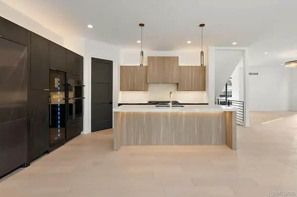 1850 SHIPMAN BLVD, Birmingham, MI 48009