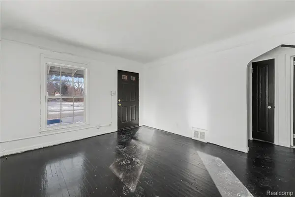 8294 Rosemont AVE, Detroit, MI 48228