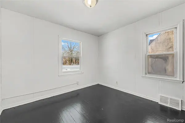 8294 Rosemont AVE, Detroit, MI 48228