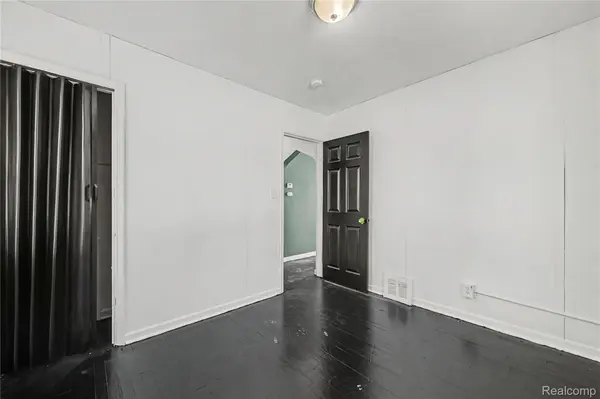 8294 Rosemont AVE, Detroit, MI 48228