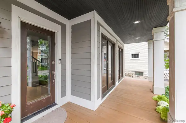 1389 BIRD AVE, Birmingham, MI 48009