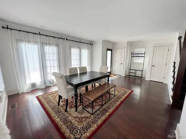 1389 BIRD AVE, Birmingham, MI 48009