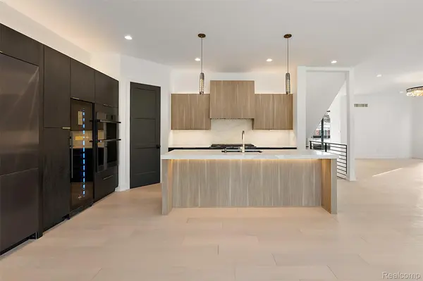 1932 Shipman BLVD, Birmingham, MI 48009