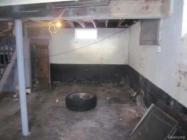 19400 Hickory ST, Detroit, MI 48205