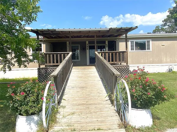 206 E 18th Street, Cisco, TX 76437