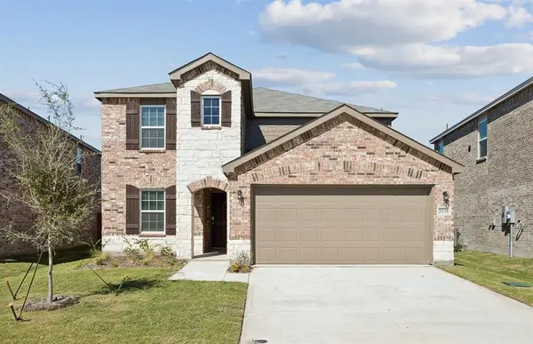 2035 Pleasant Knoll Circle,  Forney,  TX 75126