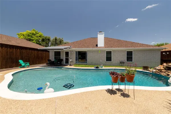 874 Havenbrook Drive, Arlington, TX 76001