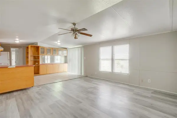 1021 Tanglewood Drive, Alvarado, TX 76009