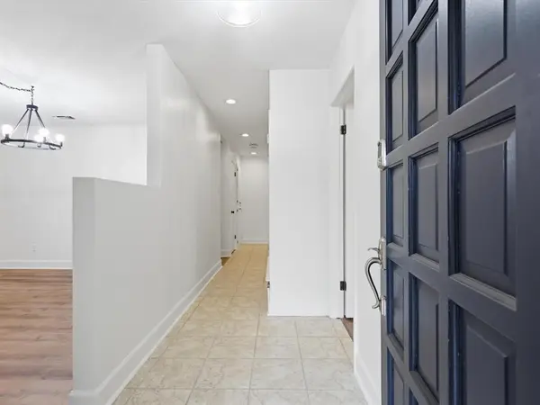 209 Valley View Court, Azle, TX 76020