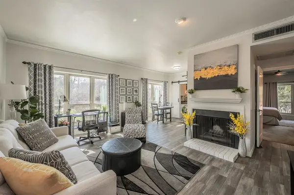 4415 Bellaire Drive S #203S, Fort Worth, TX 76109