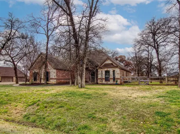 202 Woodland Drive, Krugerville, TX 76227