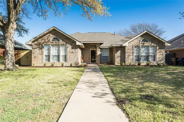 313 Pear Tree Place, Denton, TX 76207