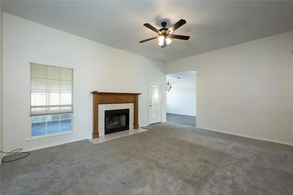 313 Pear Tree Place, Denton, TX 76207