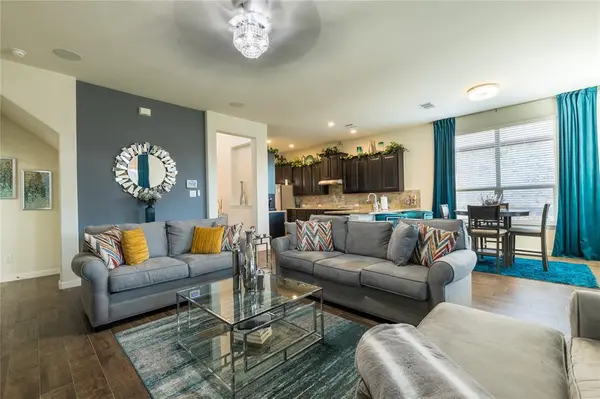 7804 Azure Way, Arlington, TX 76001