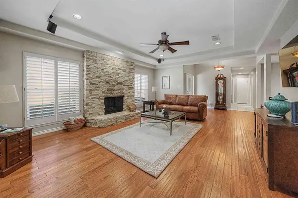 6609 Waterwood Circle, Benbrook, TX 76132