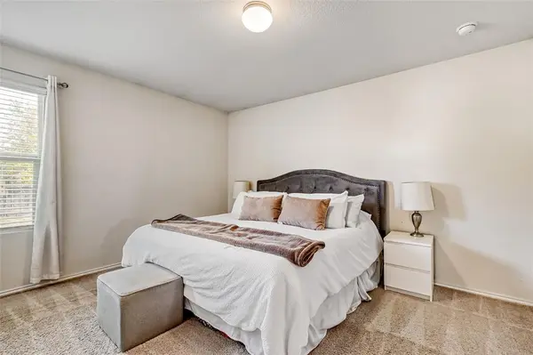 9245 Summerlee Street, Dallas, TX 75227