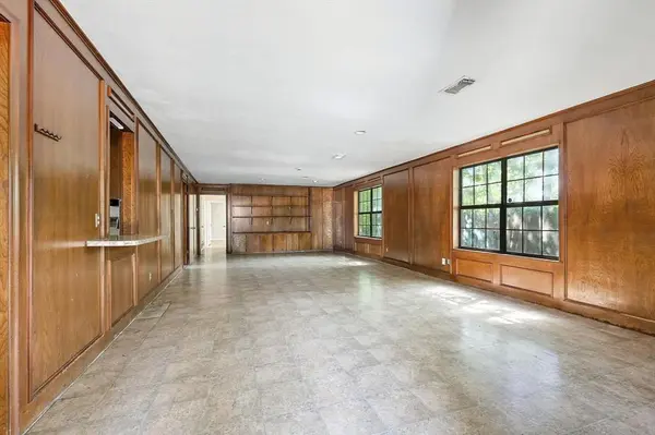 1516 W 7th Street, Irving, TX 75060