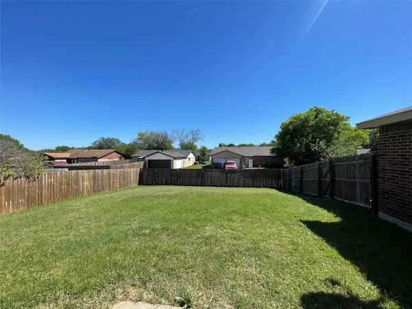 1218 Greenbriar Lane, Lancaster, TX 75146
