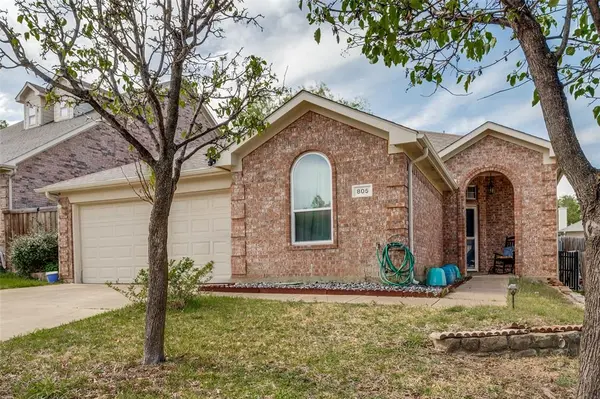 805 E Huitt Lane, Euless, TX 76040