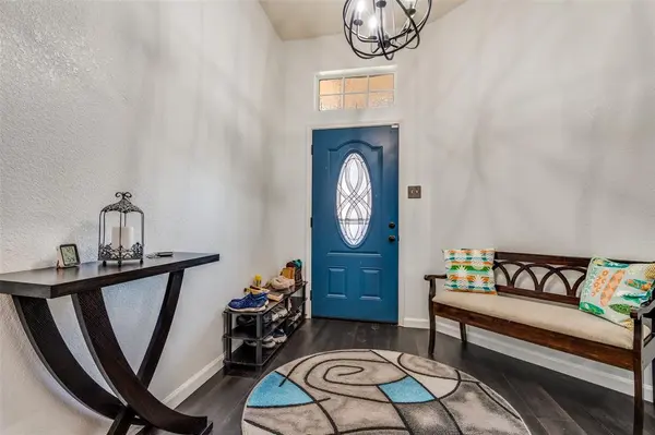 805 E Huitt Lane, Euless, TX 76040