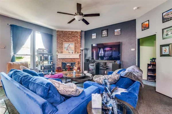 805 E Huitt Lane, Euless, TX 76040