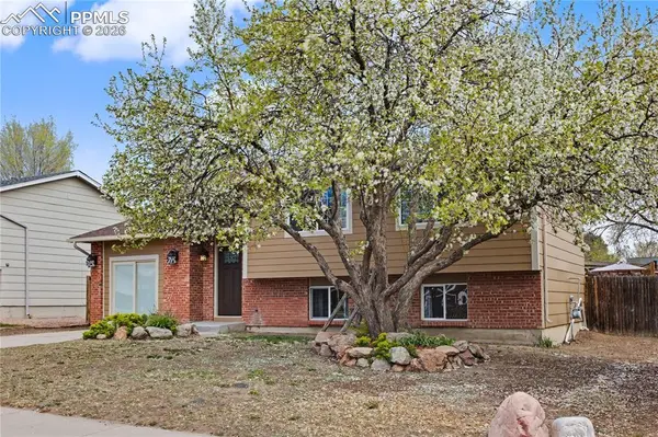 2205 Shawnee DR, Colorado Springs, CO 80915