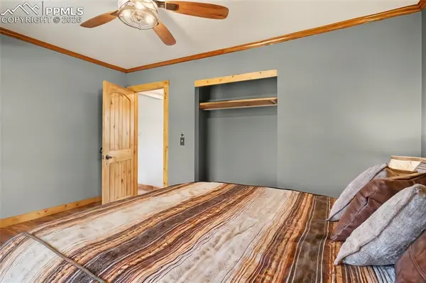 2205 Shawnee DR, Colorado Springs, CO 80915