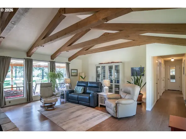 1868 LARSON RD, Roseburg, OR 97471