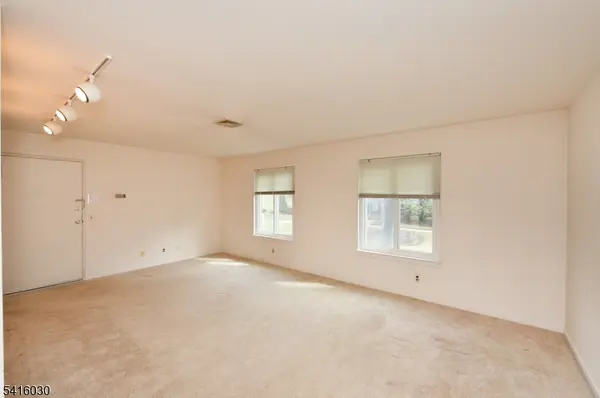 50 Rock Rd #7A, Hawthorne Boro, NJ 07506