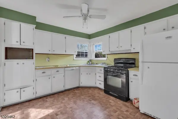 2801 Dewitt Ter, Linden City, NJ 07036