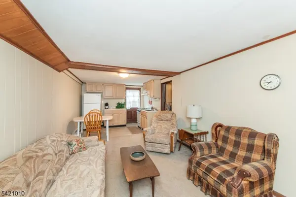 237 Skyline Lake Dr, Ringwood Boro, NJ 07456